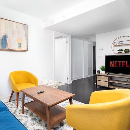 Apartmán Upscale & Modern 2Bd + Den 2Ba Heart Of Downtown! Toronto Exteriér fotografie