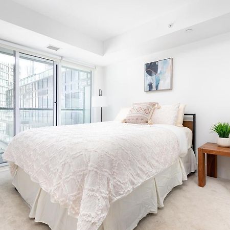 Apartmán Upscale & Modern 2Bd + Den 2Ba Heart Of Downtown! Toronto Exteriér fotografie
